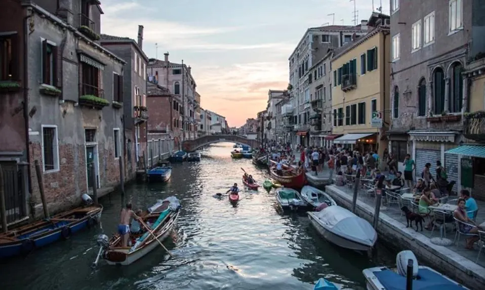 Charming Nest In The Heart Of Venice 'San Polo' Apartment