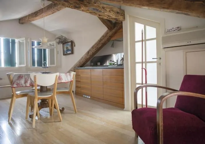 Charming Nest In The Heart Of Venice 'San Polo' Apartment